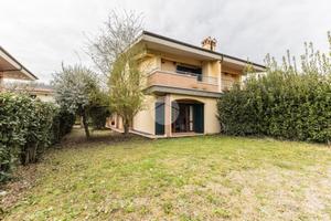 BIFAMILIARE A MONTEROSI