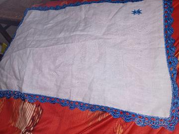 centrino con bordure filato di seta