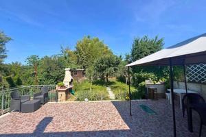 Appartamento di 200 m² con più di 5 locali e box a