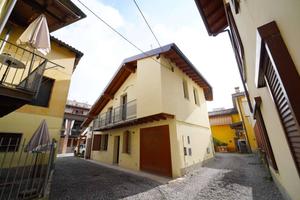 Casa indipendente di 80 m² con 3 locali e box auto