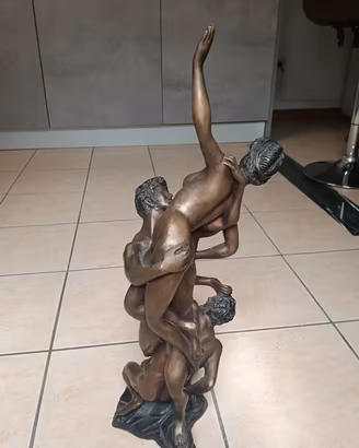 statua  in bronzo ratto delle sabine 
