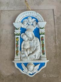 Madonna con bambino in maiolica da muro
