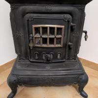 Stufa a legna in ghisa