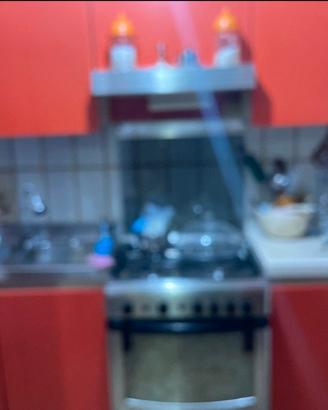 Cucina completa tavolo con sedie