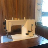 Macchina da Cucire Necchi modello 563