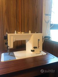Macchina da Cucire Necchi modello 563