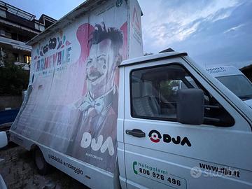 CAMION A VELA PUBBLICITARIO
