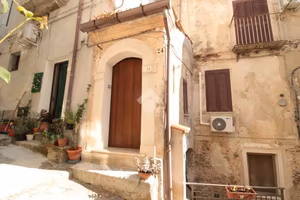 CASA INDIPENDENTE A VIBONATI
