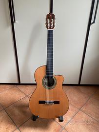 chitarra classica amplificata