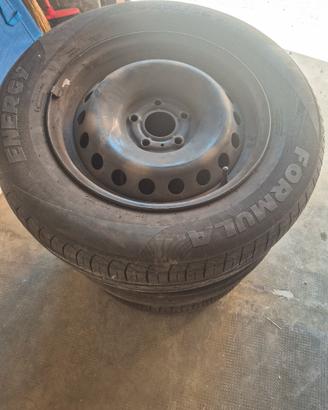 3 cerchi ferro da 16 Nissan con Gomme 