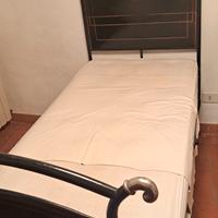 Due letti in ferro battuto