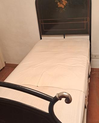 Due letti in ferro battuto