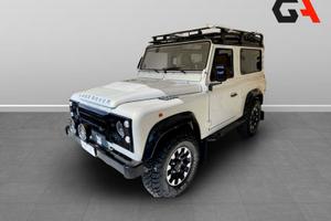 Land Rover Defender 90 2.0