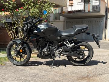 Honda CB300R perfetta
