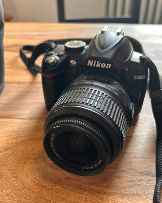 Fotocamera Reflex Nikon D3000 Obiettivo 18-55