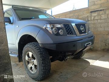 PARAURTI ANTERIORE PER NISSAN NAVARA D40