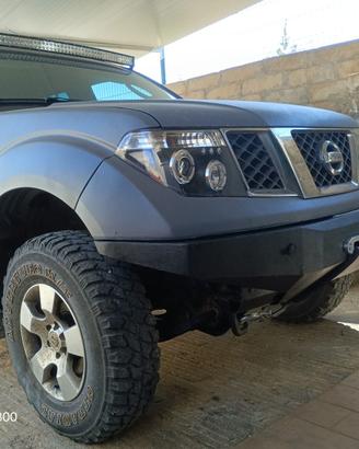PARAURTI ANTERIORE PER NISSAN NAVARA D40