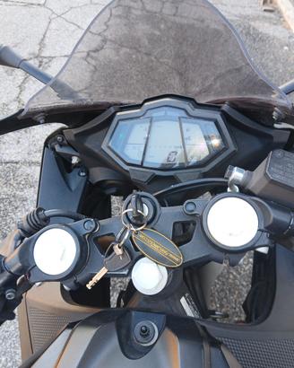 moto Yamaha YZF-R125