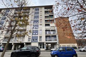 5 LOCALI LIBERO SUBITO IN BUONE CONDIZIONI!