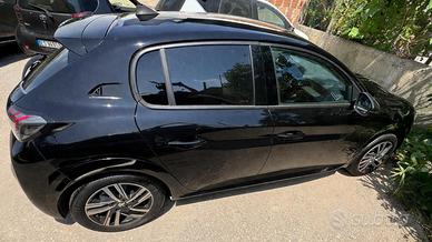 Peugeot 208 Allure Pack 1.2 purerech