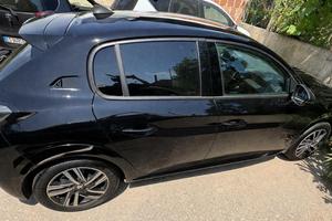 Peugeot 208 Allure Pack 1.2 purerech