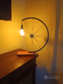 Lampada da tavolo industriale 