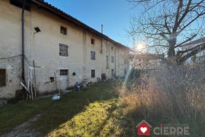 Loc. Basaldella, ampia Casa con giardino