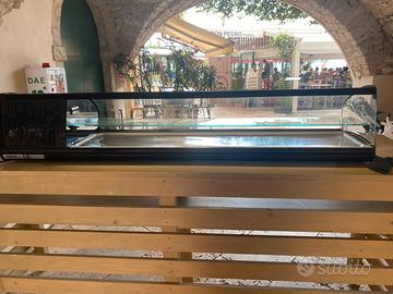 Vetrina refrigerata/illuminata