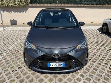 Toyota Yaris 1.0 Lounge *GARANZIA*