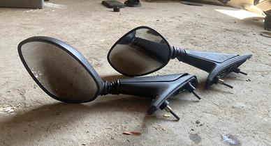SPECCHIETTO DX E SX PER PIAGGIO X8 A 11€ L'UNO