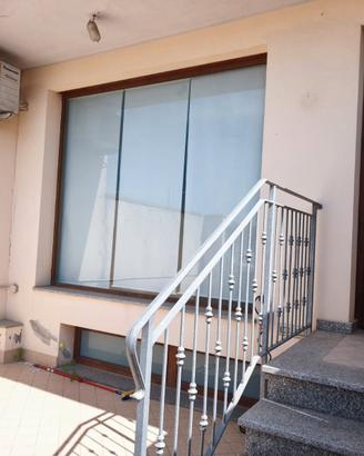 Locale commerciale su due livelli