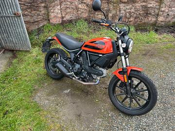 Ducati scrambler sixty2