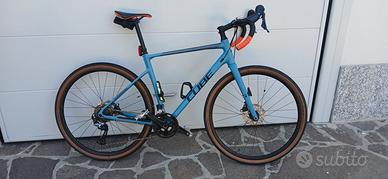 Bici GRAVEL CUBE NUROAD RACE gruppo GRX Shimano