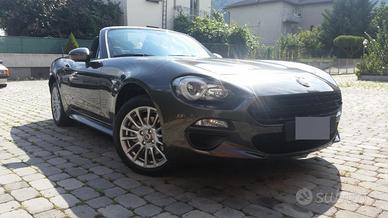 FIAT 124 SPIDER 