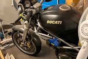 Ducati monster 600 dark