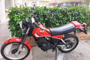 Yamaha XT 550 cc 1983 con 12000 km