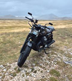 Moto Guzzi VIII Stone Night Pack ABS