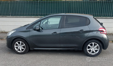Peugeot 208 1.4 hdi 68 cv . Active. 5 pprte