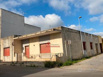 Casa indipendente con garage e giardino