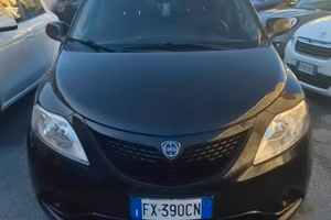 Lancia Ypsilon 1.2 69 CV 5 porte S&S Gold