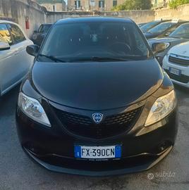 Lancia Ypsilon 1.2 69 CV 5 porte S&S Gold