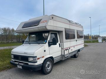 Camper mansardato Arca Freccia 400