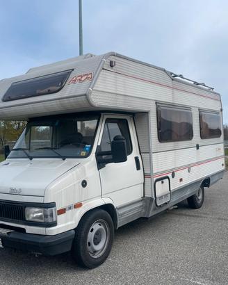 Camper mansardato Arca Freccia 400