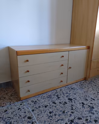 Cassettiera in legno 