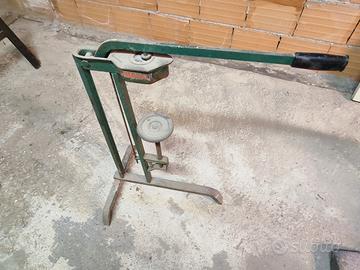 Imbottigliatrice tappi di sughero 