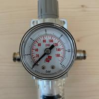 Regolatore di pressione compressore con manometro