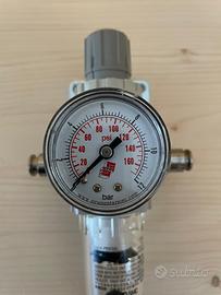 Regolatore di pressione compressore con manometro