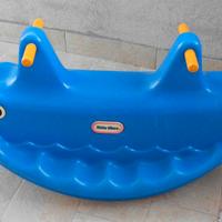 Dondolo per bambini a forma di balena
