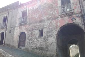 Fabbricato centro storico con orto