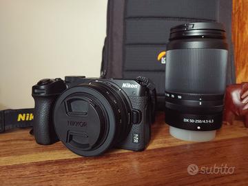 Nikon Z30 con obiettivi 16-50mm e 50-250mm